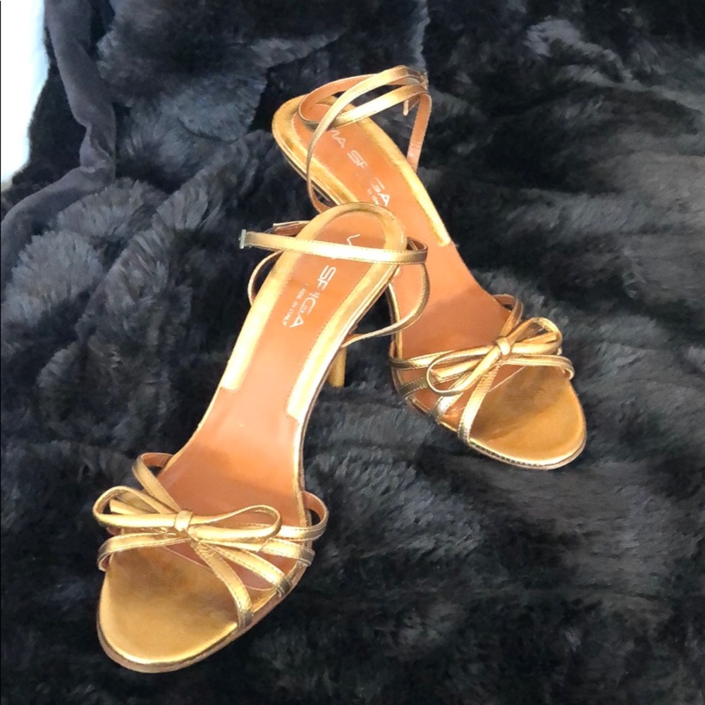 Via Spiga 8.5 Bronze bow sandal - Never Worn $895
